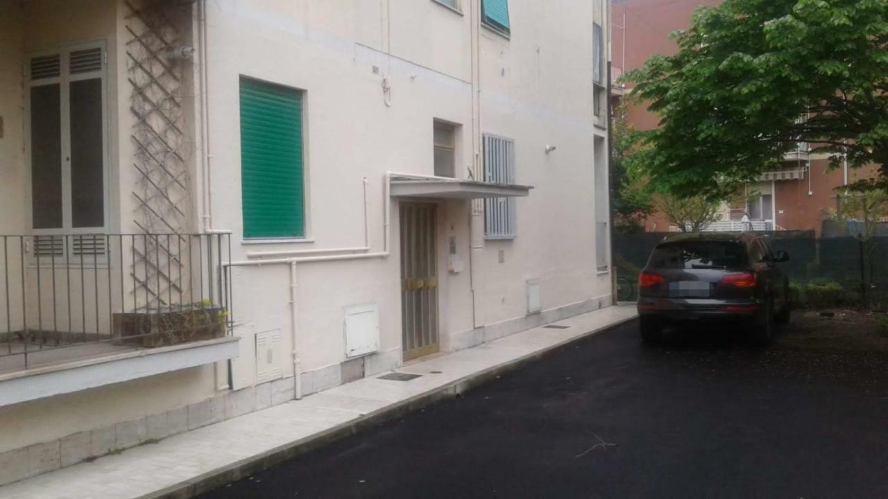 Casa Graziella Apartment Пескара Екстериор снимка